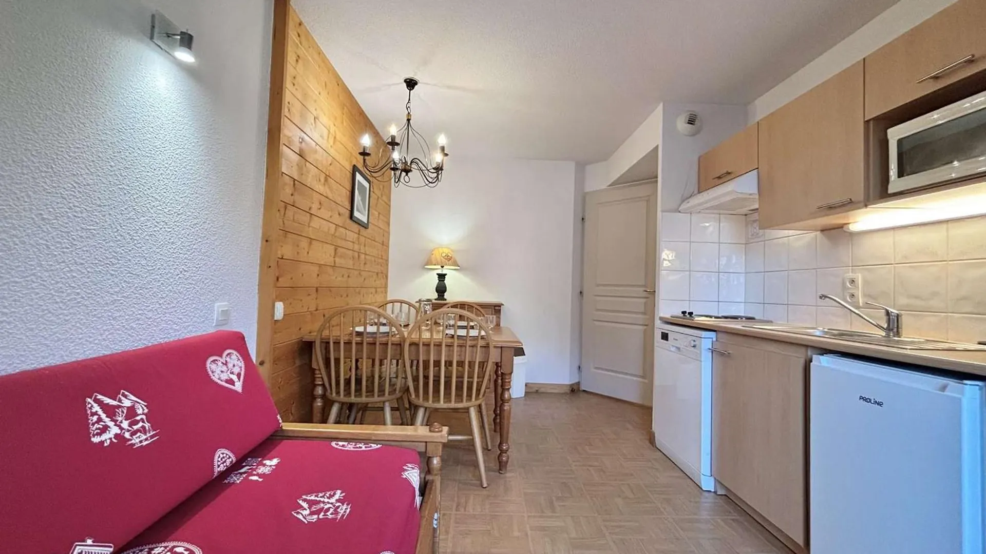 Appartement 2 Pieces A Flumet, Aux Pieds Des Pistes, Piscine, Animaux Bienvenus, Parking Inclus - Fr-1-603-111 0*, Flumet Fransa